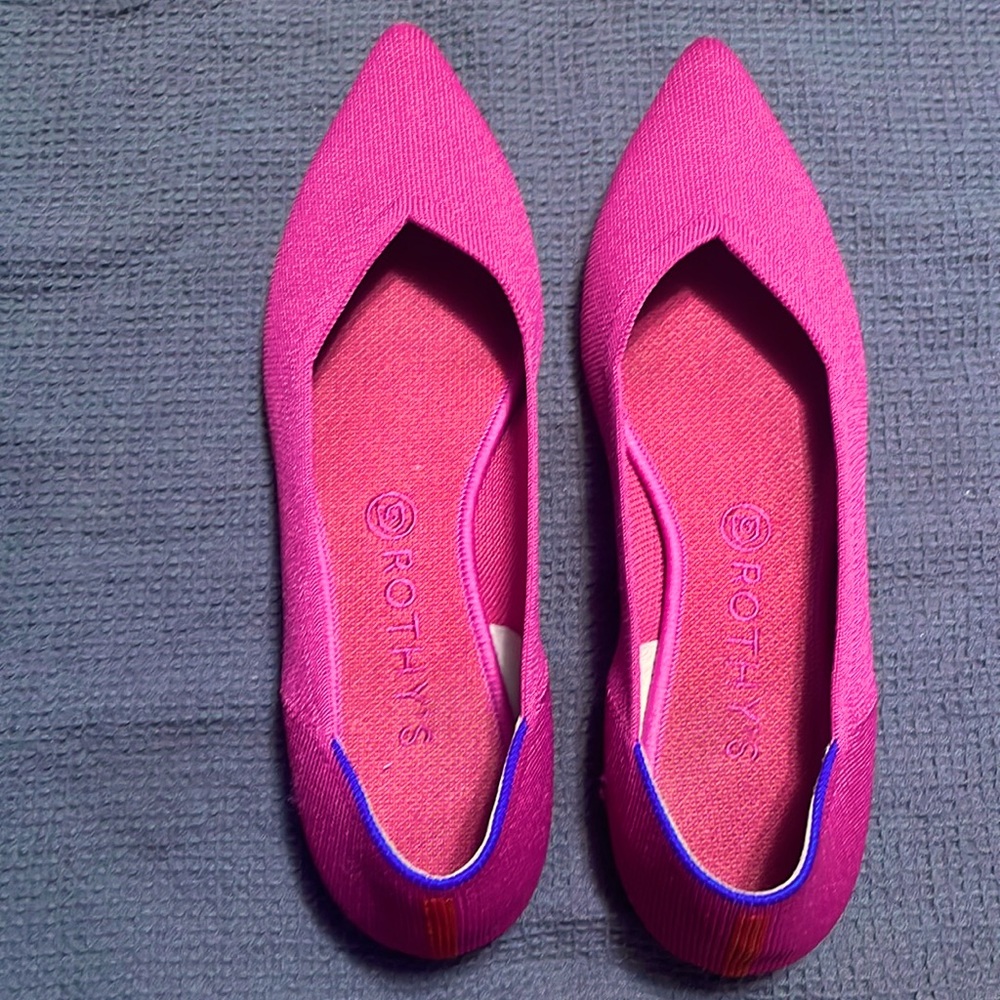 Size 10.5 Pointed, Berry, Rothys.